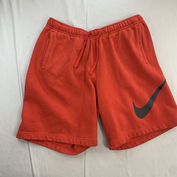 Nike Sportswear Club Men’s Big Swoosh Graphic Fleece Shorts Red Size XXL - Picture 1 of 7